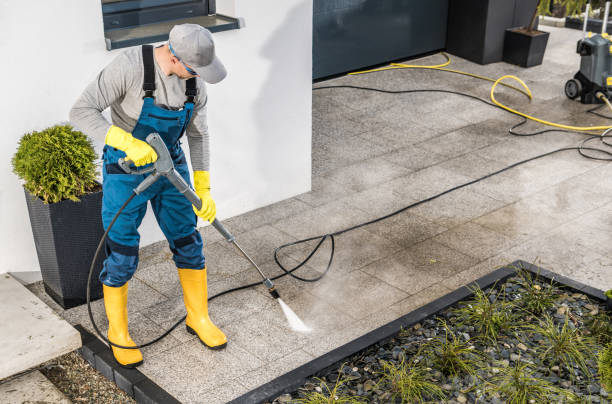 Best Deck Pressure Washing  in Hartland, WI